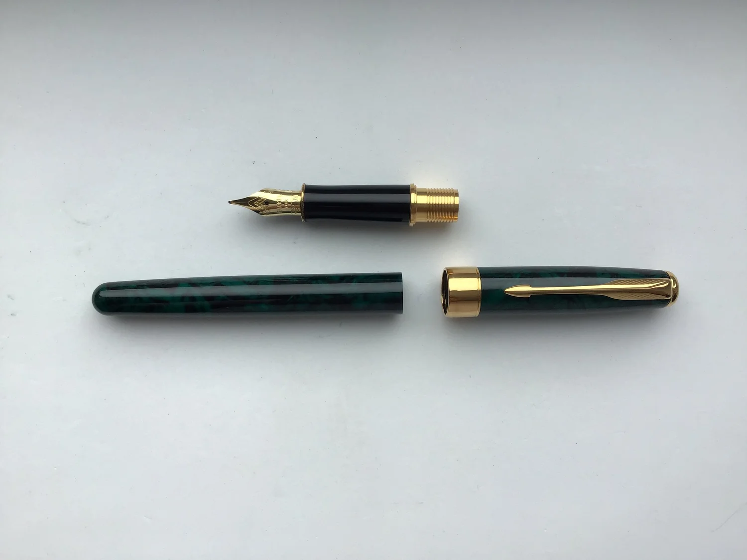 Parker Sonnet Green Lacque Fountain Pen — Global Pens UK